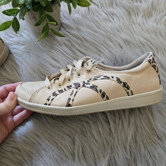 Skechers Women's Madison Ave-Her Instinct Sneaker - Picture 11 of 15